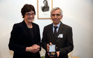 Matematik Feireisl převzal medaili Bernarda Bolzana