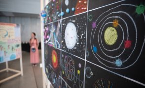 ICHEP 2024 zve na unikátní výstavu