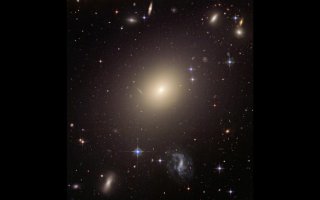 Rané galaxie přispívají k „dosvitu“ vesmíru