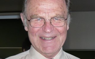 Zemřel profesor Kratochvíl, DrSc.