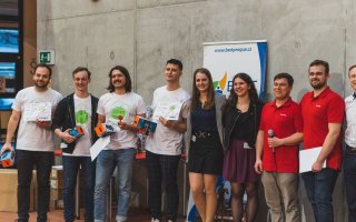 Studenti Matfyzu uspěli v týmové programovací soutěži