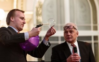 Magická fyzika získala cenu děkana