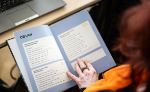 Děkan ocenil nejlepší knižní publikace roku 2023