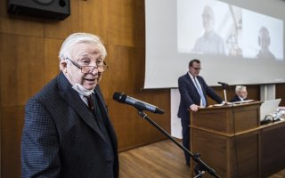Vědecká rada UK ocenila prof. Bičáka
