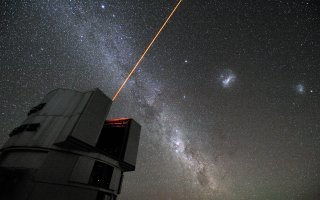 Dalekohled ESO/VLT pořídil nejlepší snímky podivné planetky Kleopatra
