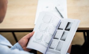 Děkan ocenil nejlepší knižní publikace roku 2022