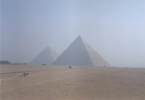 Pyramidy v G�ze