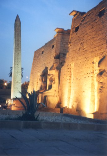 Chr�m v Luxoru
